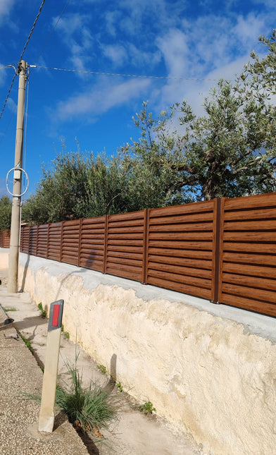 Recinzione Modulare | Frangivista ATLAS | Noce Striato | Effetto Legno | IN ACCIAIO ZINCATO