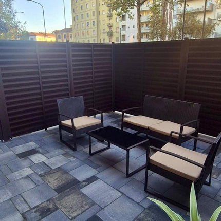 dettaglio installazione frangivista in acciaio zincato effetto cioccolato colore marrone su piloni inclusi