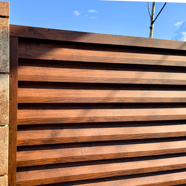 sezione frangivista installata in acciaio zincato per esterno come divisore