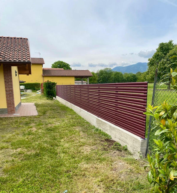 recinzione modulare installato su muretto